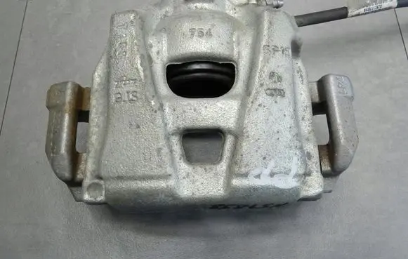 Audi A5 Sportback 8TA Front brake caliper