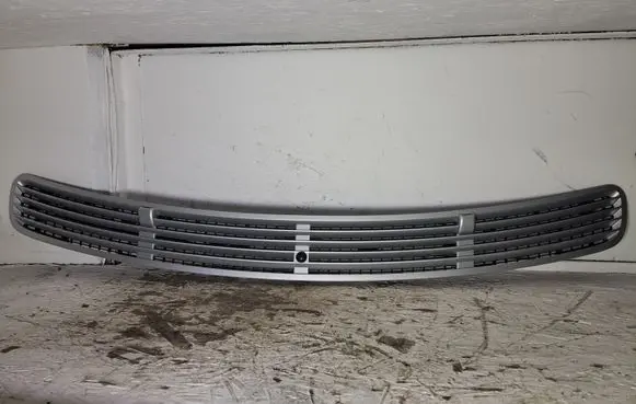 Mercedes-Benz E W211 Bonnet/hood grill 2118800005