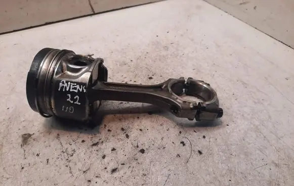 Toyota Avensis T250 Piston with connecting rod W071