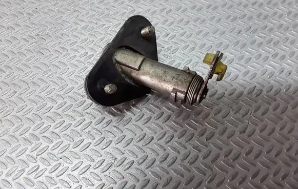 Mitsubishi Galant Tailgate exterior lock 