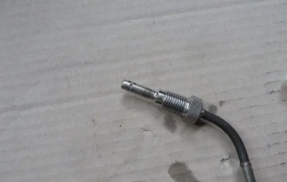 Audi A1 Exhaust gas temperature sensor 04L906088P