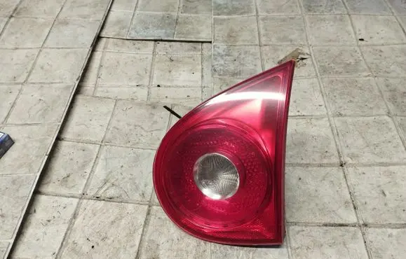 Volkswagen Golf V Tailgate rear/tail lights 1K6945094E