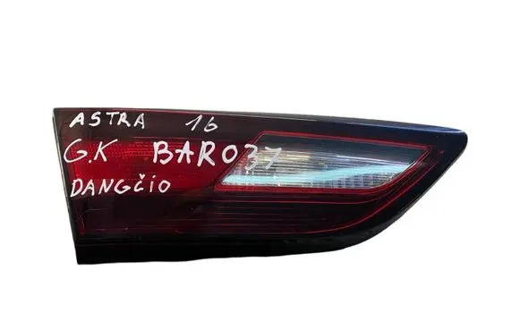 Tailgate rear/tail lights