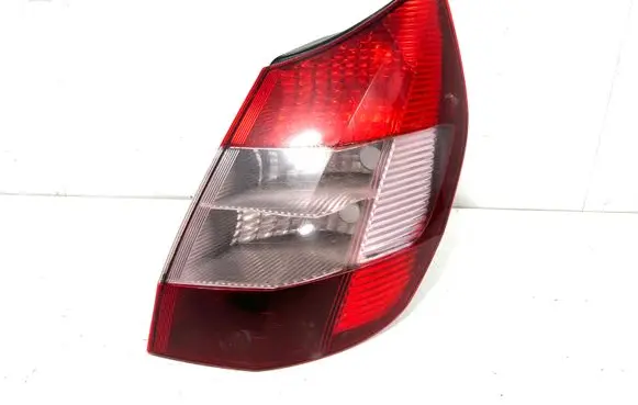 Renault Scenic II - Grand scenic II Rear/tail lights 8200127702E 2SK0086590275 15911600