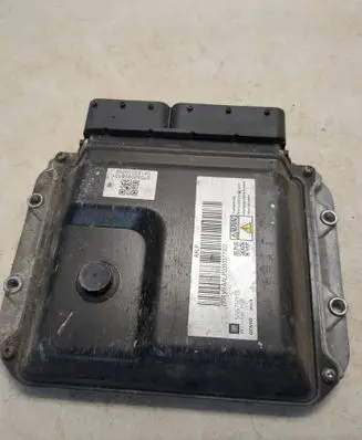 Opel Astra J Engine control unit/module 55575315