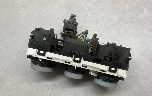 Mitsubishi Colt Climate control unit PMN164569U TMA060117163C0 69660002