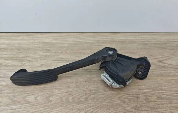 Volvo S80 Accelerator throttle pedal 9496821 C290 00776918