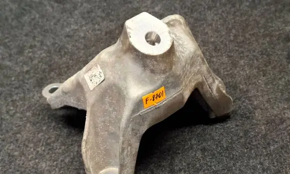 Audi A4 S4 B9 Engine mounting bracket 8W0199307Q