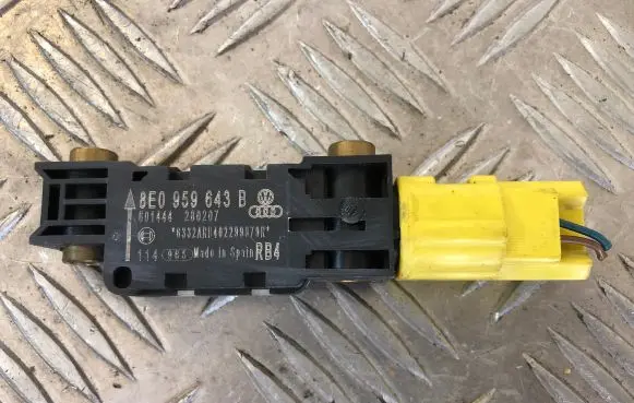 Audi A4 S4 B7 8E 8H Airbag deployment crash/impact sensor 8E0959643B 601444 280207