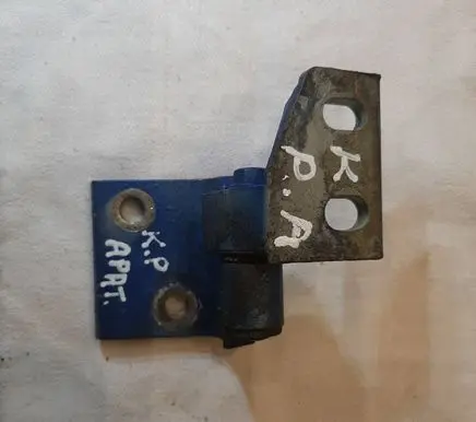 Citroen Berlingo Front door lower hinge 