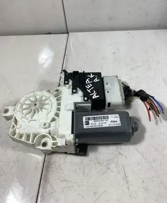 Seat Altea XL Rear door window regulator motor 1K0959703M