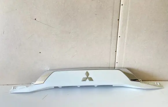 Mitsubishi Outlander Tailgate trim 5817A265