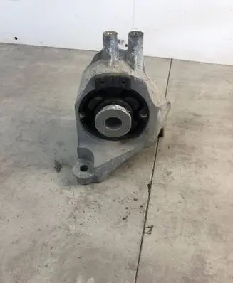 BMW i4 Engine mount bracket 9485624 15364210