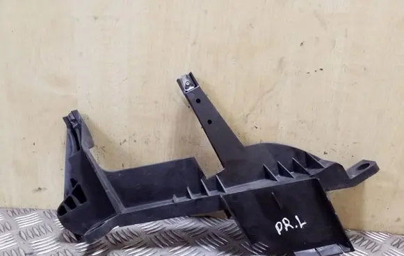 BMW X3 E83 Headlight/headlamp mounting bracket 1301073024