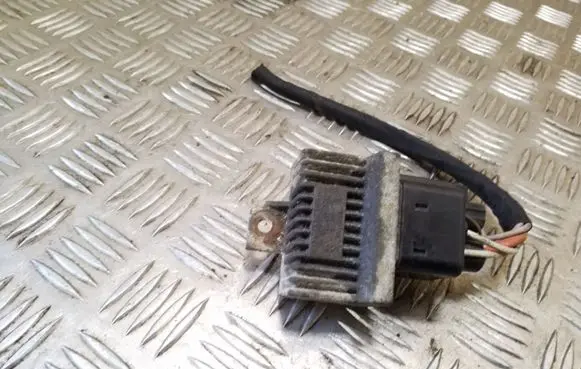 Renault Espace - Grand espace IV Glow plug pre-heat relay 7700115078