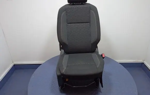 Peugeot Rifter Front passenger seat 