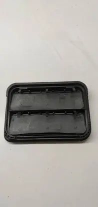 Peugeot 208 II Quarter panel pressure vent 9675506980