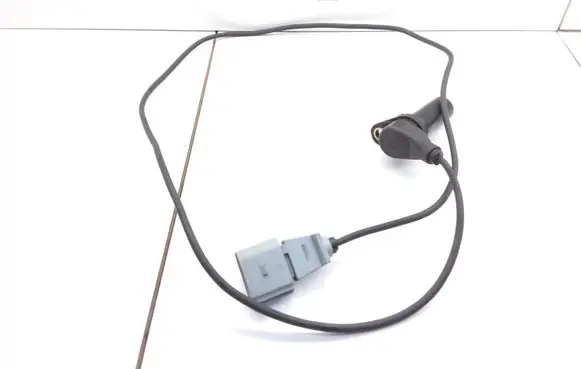 Volkswagen PASSAT B5 Crankshaft position sensor 038907319E