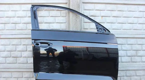 Volkswagen T-Roc Front door 2GA831312F