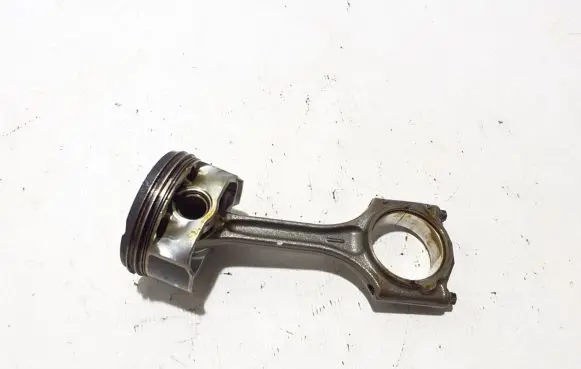 Volvo XC60 Piston with connecting rod 30750274