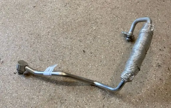 BMW 1 F40 Turbo turbocharger oiling pipe/hose 8629959