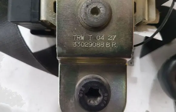 Jaguar S-Type Front seatbelt 33029088