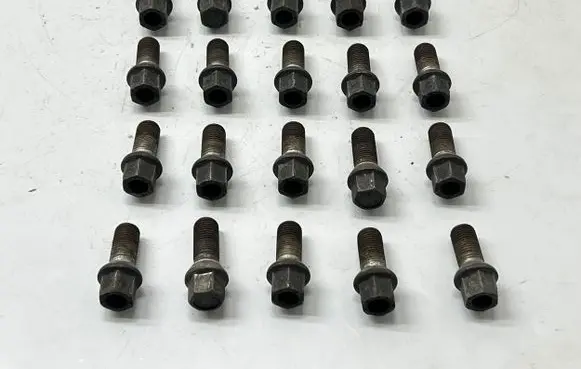 Volkswagen Touran III Nuts/bolts 