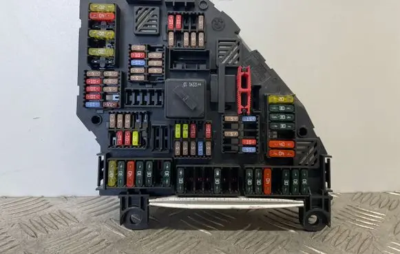 BMW 5 F10 F11 Fuse module 9264924 926492401