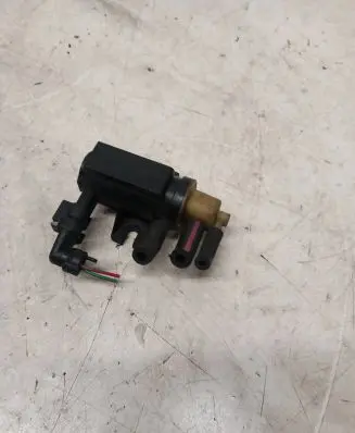 Mercedes-Benz E W212 Turbo solenoid valve A0091533128 11T055 70078208