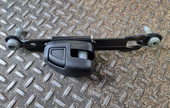Ram 1500 Seat belt adjustment rail 5LA64TX7AB