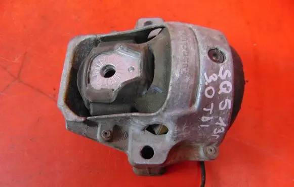 Audi Q5 SQ5 Engine mount bracket 8R0199381AQ