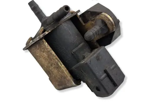 Volkswagen PASSAT B4 Turbo solenoid valve 028906283F