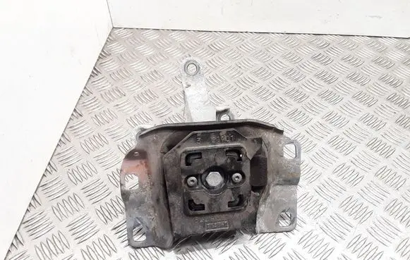 Ford Focus Engine mount bracket V617M121