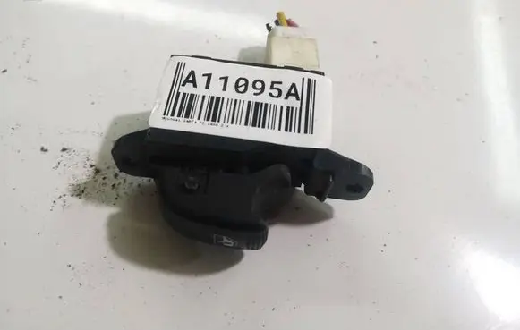 Hyundai Santa Fe Electric window control switch 935753C010