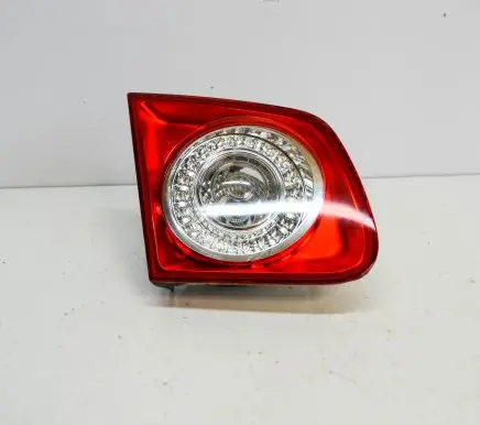 Volkswagen Jetta V Tailgate rear/tail lights 1K5945093