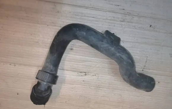 Audi A4 S4 B7 8E 8H Engine coolant pipe/hose 8E0121101C