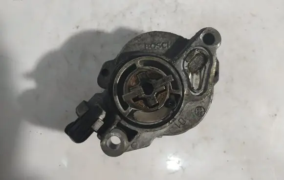 Citroen C5 Vacuum pump D1562C2