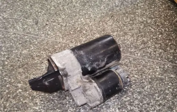 Opel Zafira A Starter motor