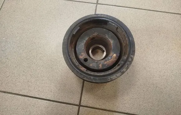 Mercedes-Benz CLS C219 Crankshaft pulley A2730300303