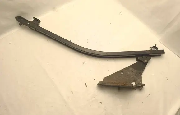 Renault Kangoo II Sliding door bottom rail 