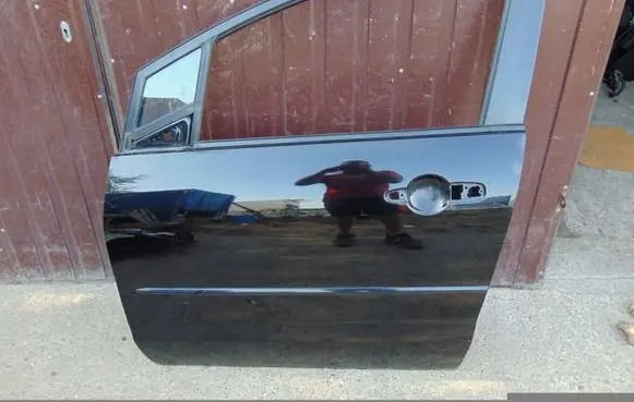 Mazda 5 Front door