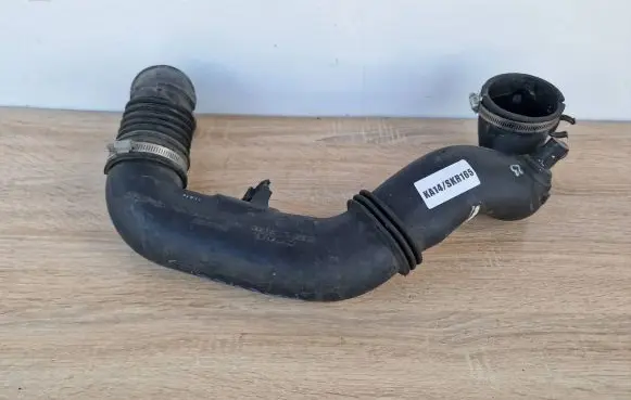 Subaru Legacy Air intake hose/pipe A12AG05
