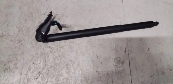 BMW X2 F39 Tailgate/trunk strut/damper 7423847