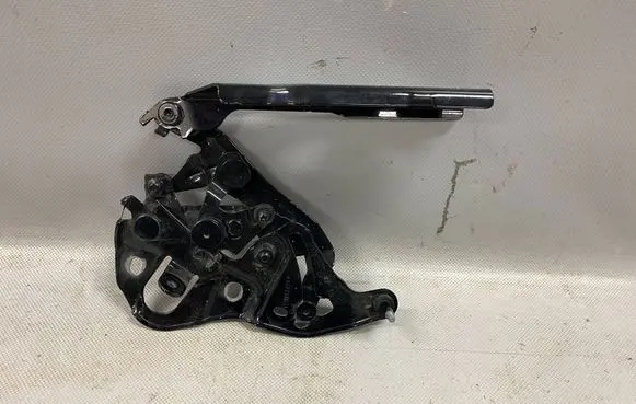 Audi Q7 4M Engine bonnet/hood hinges 4M0823301B