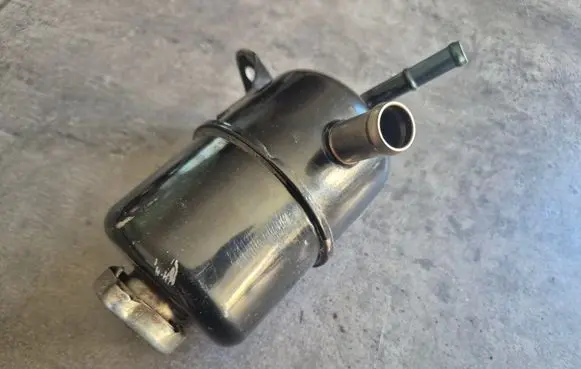 Mitsubishi L200 Power steering fluid tank/reservoir 