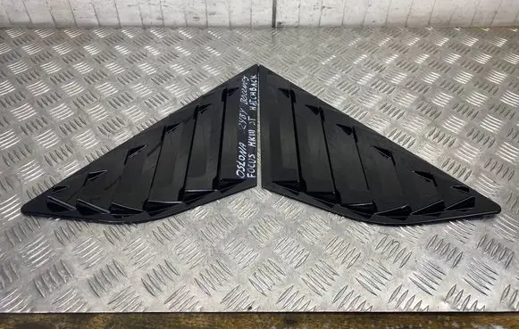 Ford Focus Rear vent window glass ZALUZJEMK3