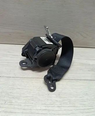 BMW 1 F20 F21 Rear seatbelt 618642004 6190571