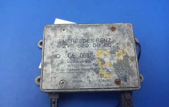 Mercedes-Benz E W211 Bluetooth control unit module 2118200885
