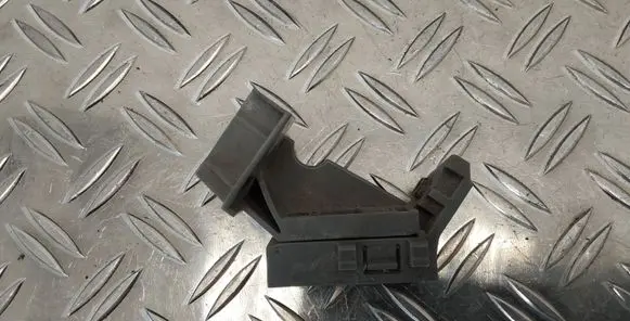 Toyota RAV 4 (XA20) Front bumper mounting bracket