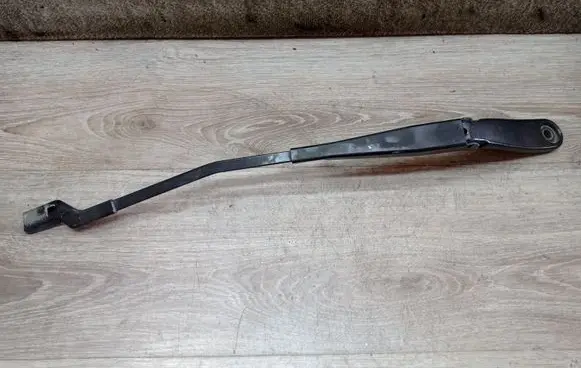 Volvo V70 Front wiper blade arm 31276002